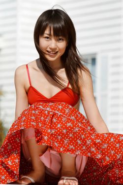 从校服衣袖看到大馒头